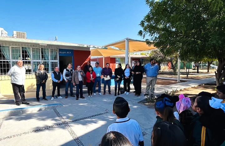 Entrega SEDIF desayunador caliente en Escuela Primaria Jesús Castro Agúndez