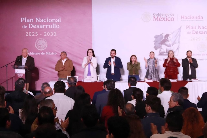 Es BCS sede de consulta sobre Plan Nacional de Desarrollo 2025-2030