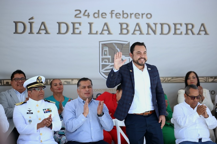 Encabeza alcalde Christian Agúndez ceremonia conmemorativa por Día de la Bandera Nacional
