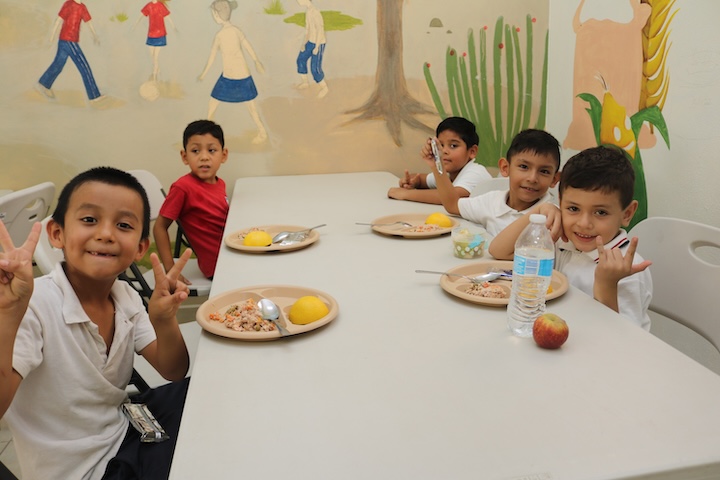 Más de 20 mil estudiantes de nivel básico en BCS reciben desayunos escolares