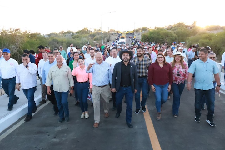 Inaugura Gobernador VMCC nuevo puente en la comunidad de La Ribera