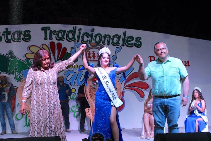 Coronan a Alexa I como reina de las Fiestas Tradicionales El Sauzal 2025