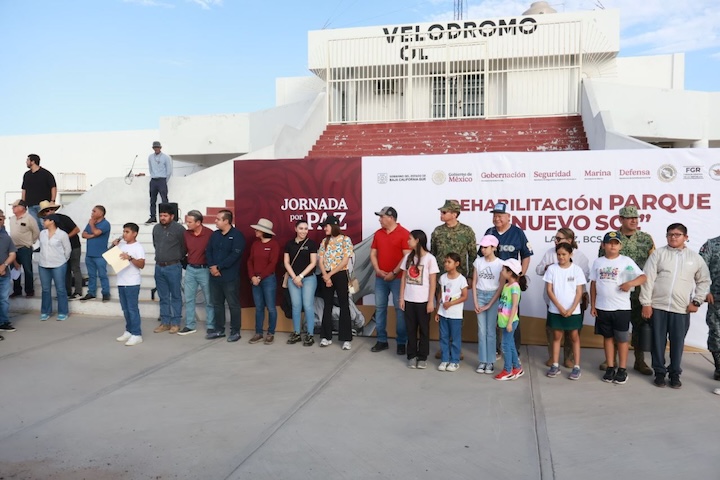 Encabeza gobernador VCC jornada de limpieza en la unidad deportiva Nuevo Sol