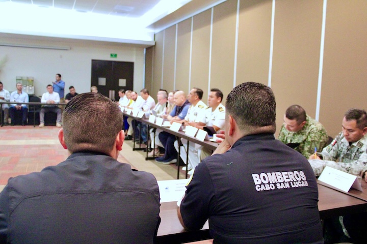 Autoridades municipales y sector hotelero se coordinan para garantizar la seguridad en playas de Los Cabos