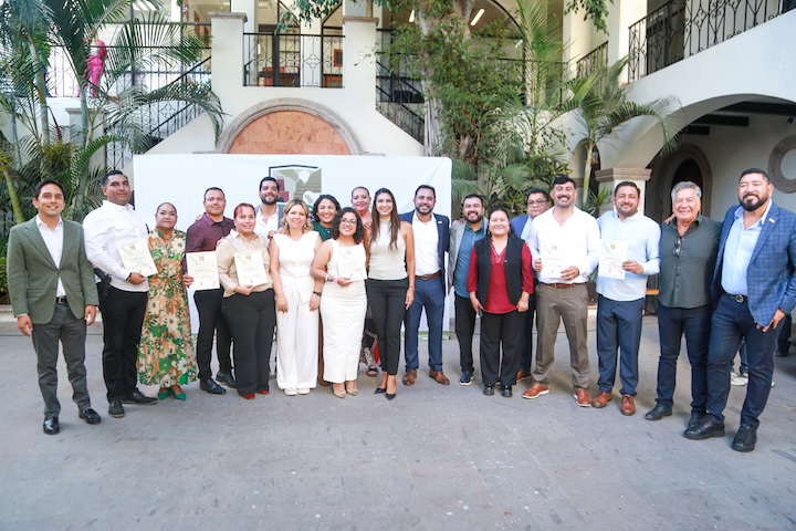 Entregan nombramientos a titulares de seis direcciones del XV Ayuntamiento de Los Cabos