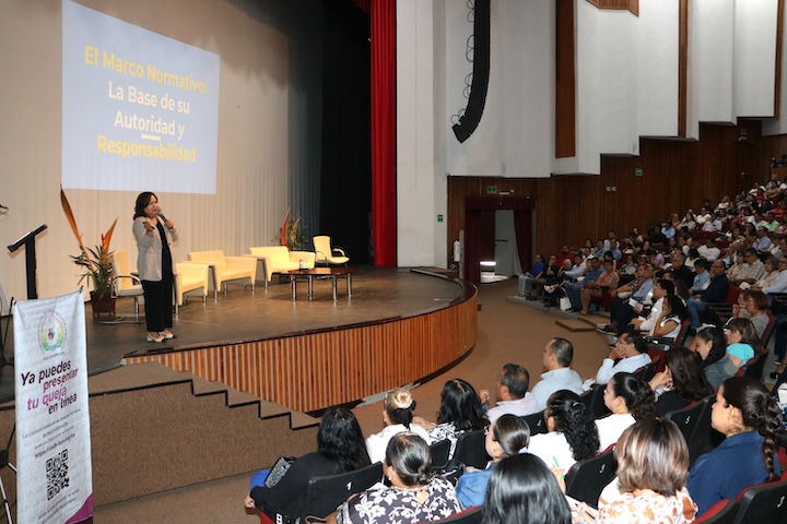 Más de mil docentes asisten a la Jornada de Derechos Humanos y Educación