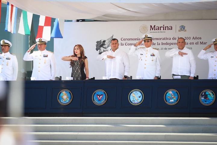 Preside Saúl González acto conmemorativo por los 200 años de la Independencia en el Mar