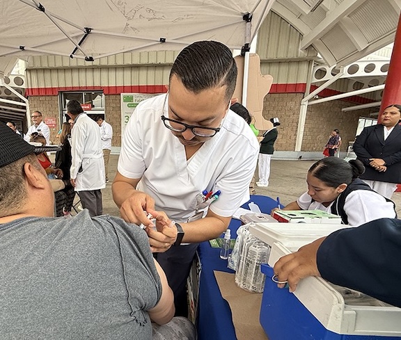 Establece Sector Salud de BCS cuatro macrocentros de inmunización universal