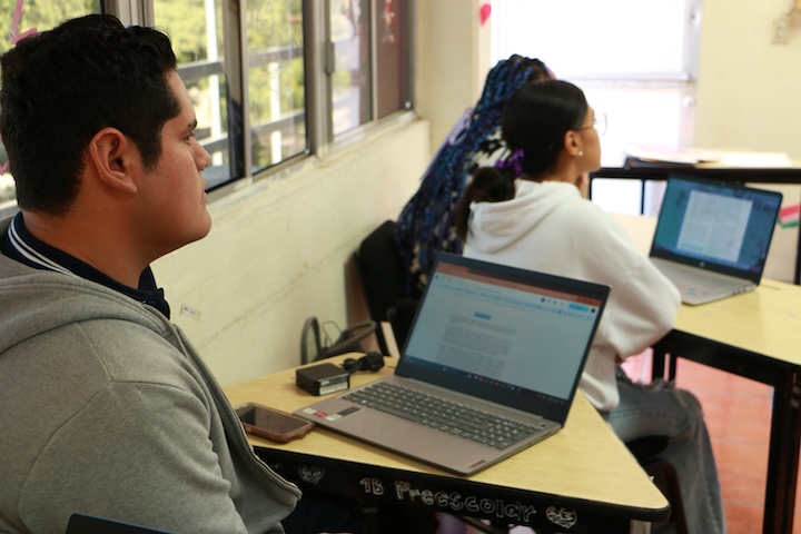 Más de mil 800 docentes participan en cursos formativos presenciales en la BENU