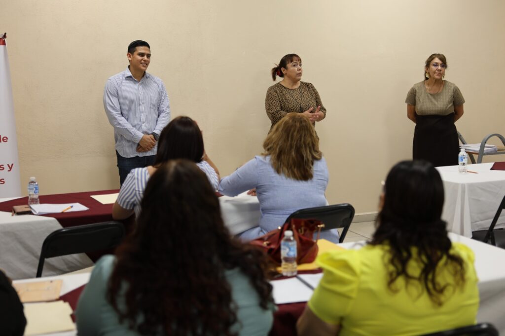 SEDIF BCS evalúa a 25 profesionistas para participar en procesos de adopción