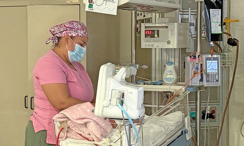 BCS registra más de 2 mil 600 nacimientos y mantiene vigilancia permanente en salud materna