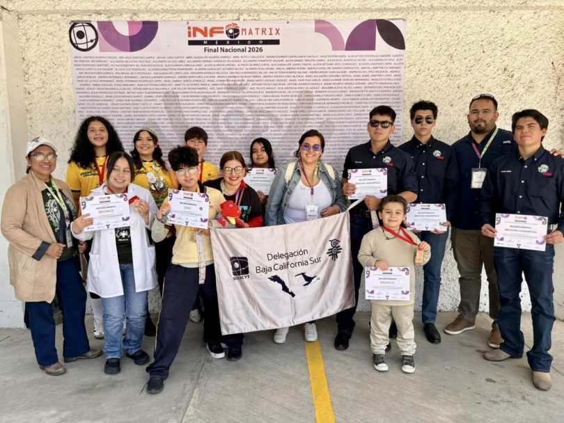 Obtienen estudiantes de BCS medallas y acreditación internacional en INFOMATRIX México 2026