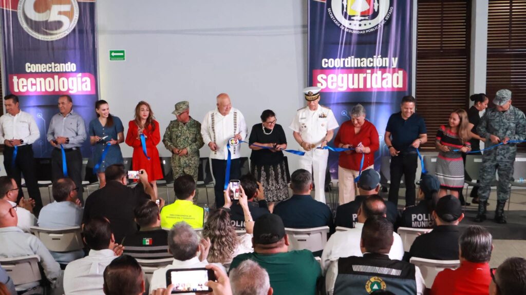 Entrega Víctor Castro nuevo C5; avanza BCS en la modernización de la seguridad