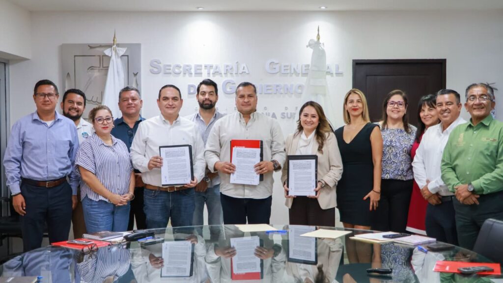 Gobierno BCS y Banco Santander firman convenio para impulsar MiPyMEs y 5 mil becas de formación