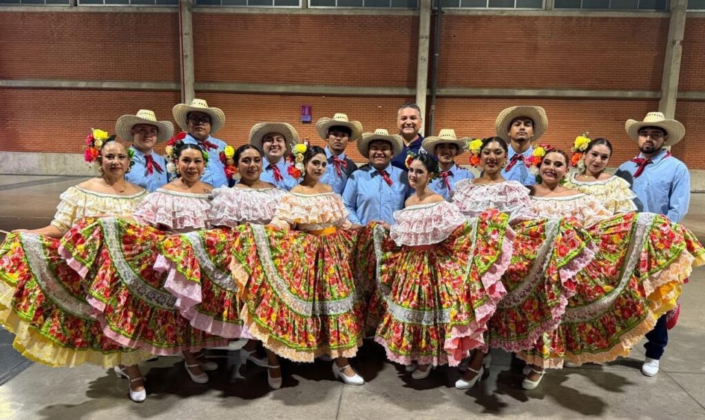 Con encuentros académicos, deportivos y artísticos, normalistas reciben enseñanza integral