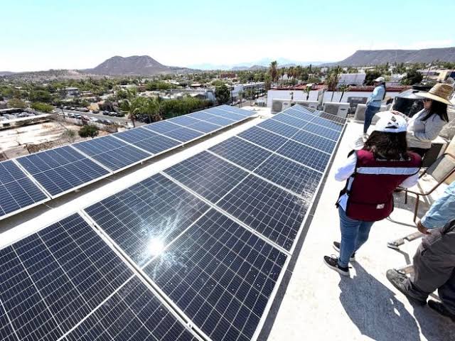 SEPUIMM brinda mantenimiento a sistemas fotovoltaicos en edificios públicos