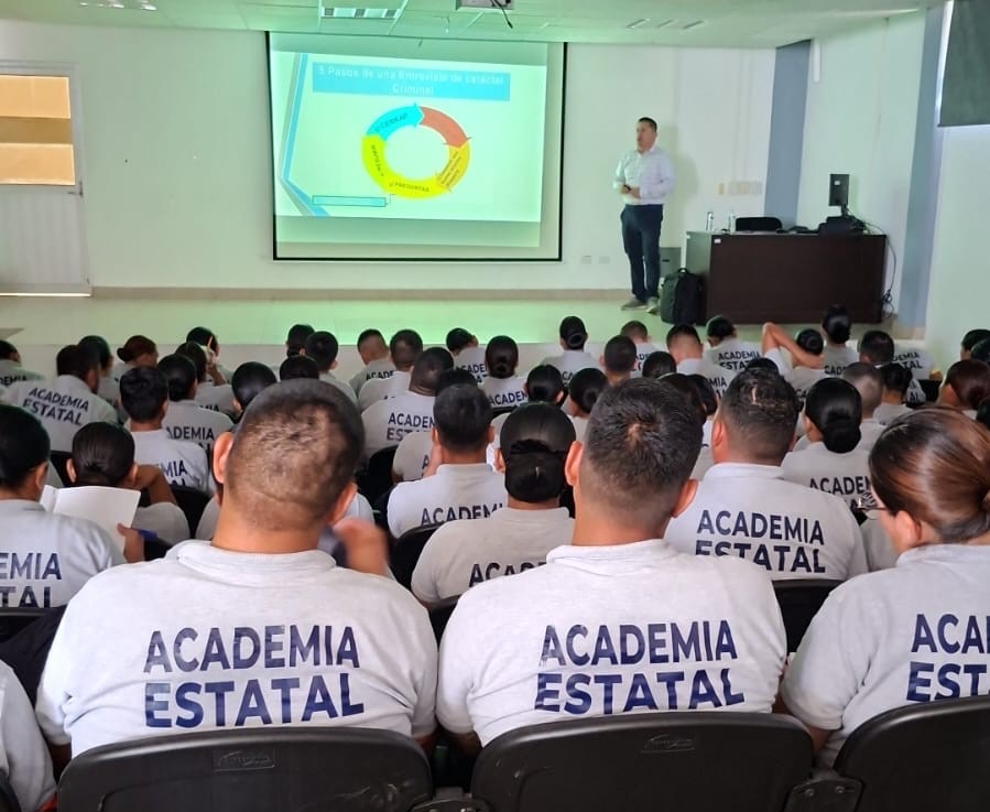 Capacitan a 178 cadetes de BCS en técnicas de investigación e inteligencia